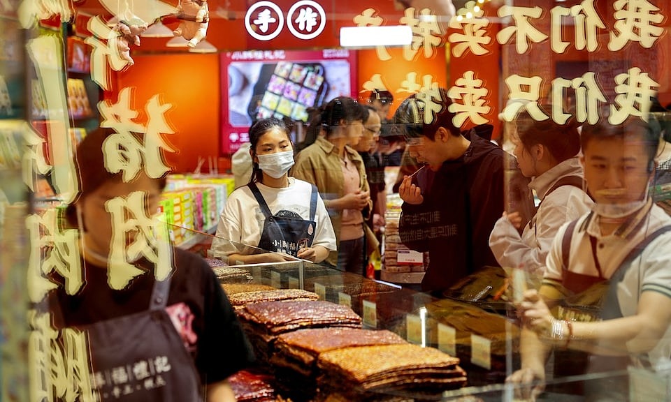 Chinese Shoppers Spend Avg. $79 Per Person This Holiday Season