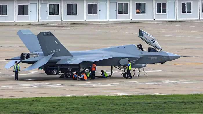 Pakistan’s Air Power Propels Chinese Jet Maker’s Stock After Downing Indian Aircraft