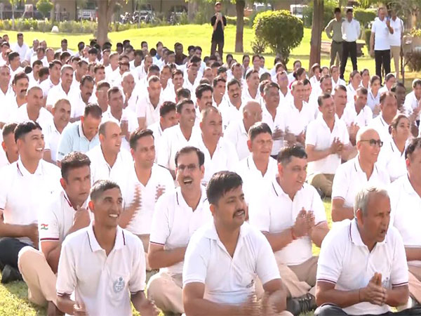 Jaipur Police Hosts Laughter Yoga Session to Boost Well-Being of Officers